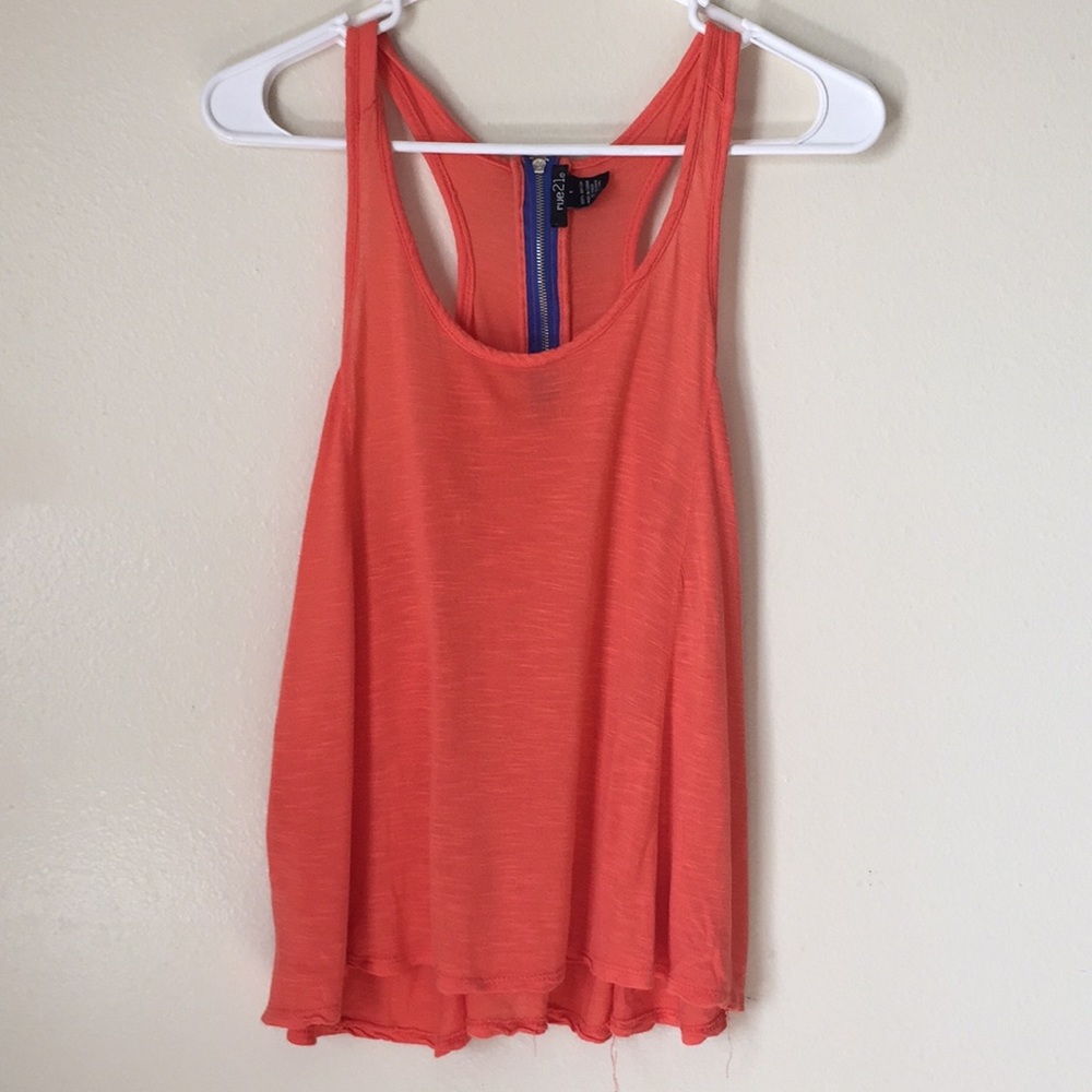 Rue 21 tank